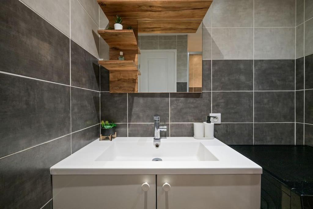 Appartement F3, 2 Chambres, 80M2 Ницца Экстерьер фото